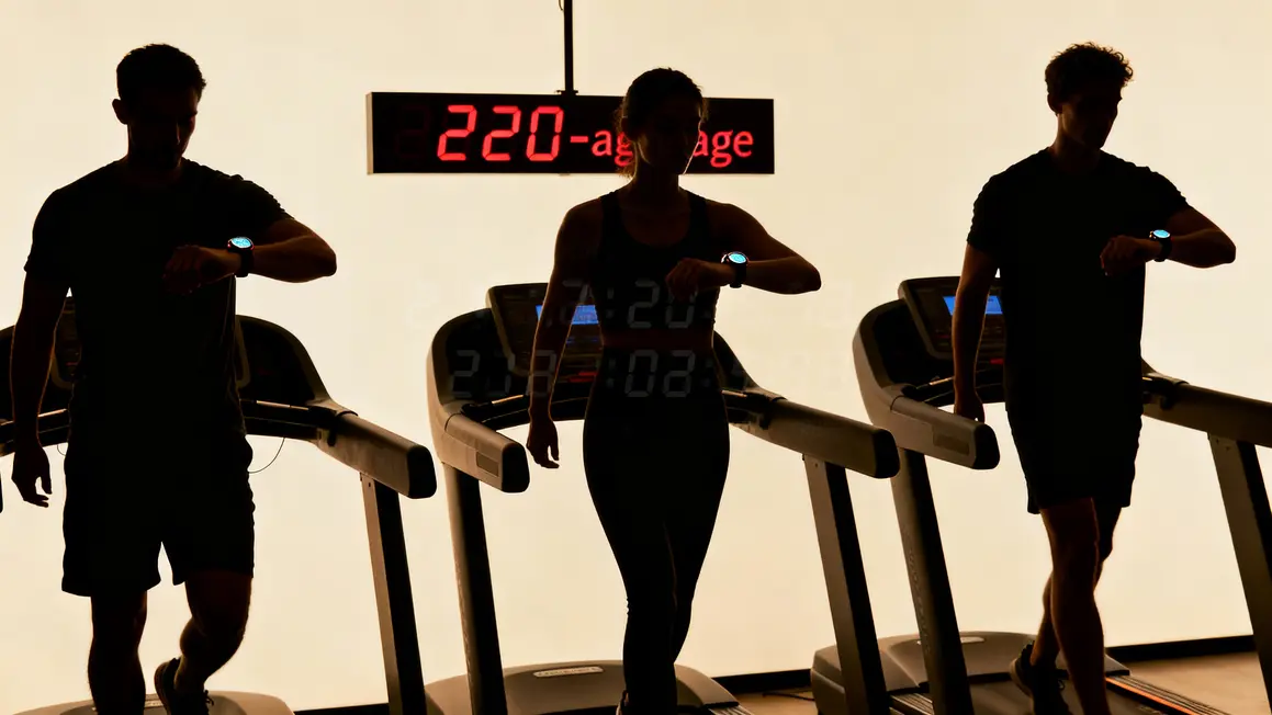 test calcul frequence cardiaque maximale montre tapis course